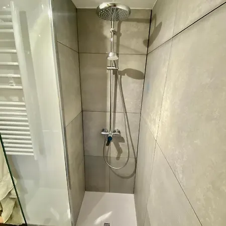 Apartment Grand Classe 4 Etoiles Avec Jardin Et Garage Velo, Moto